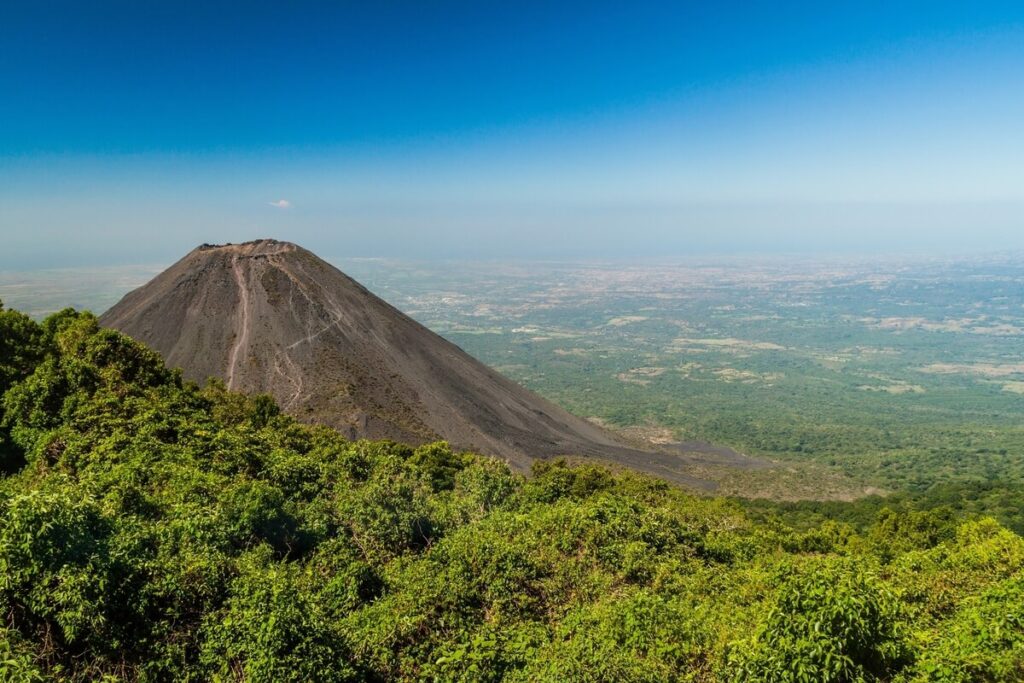 El Salvador’s Bitcoin City, BTC Bonds Plans Met With Mixed Reaction