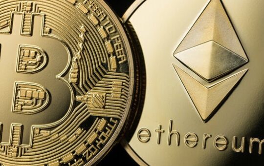 AI Tokens Resist Cooling Crypto Market as Bitcoin, Ethereum Wobble
