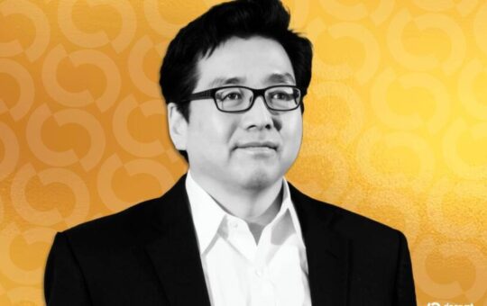 BitMine's Tom Lee Joins Eightco Board as ORBS Stock Jumps on $125 Million Fundraise