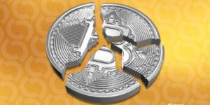 'A Hurricane Coming': Bitcoin Could Fall to $10K This Year, Says Bloomberg Analyst